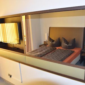Budget Zimmer mit Kingsize-Bett